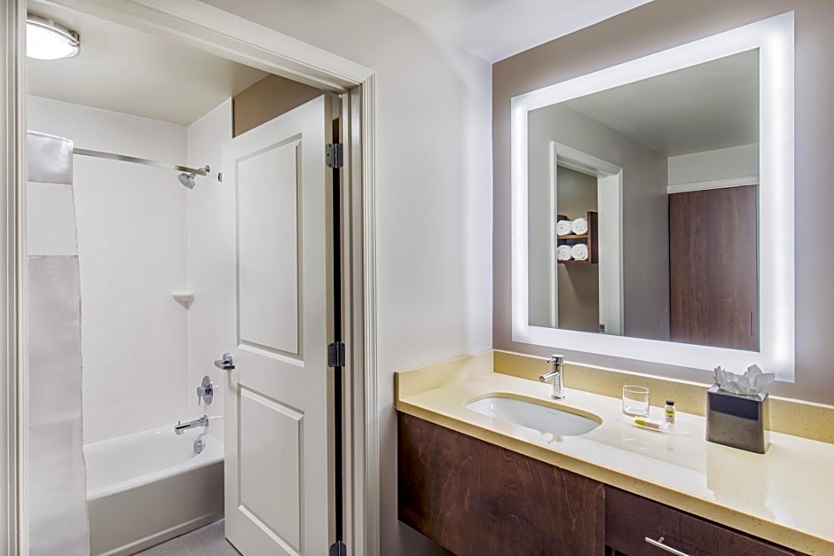 Staybridge Suites Charlottesville Airport, an IHG Hotel