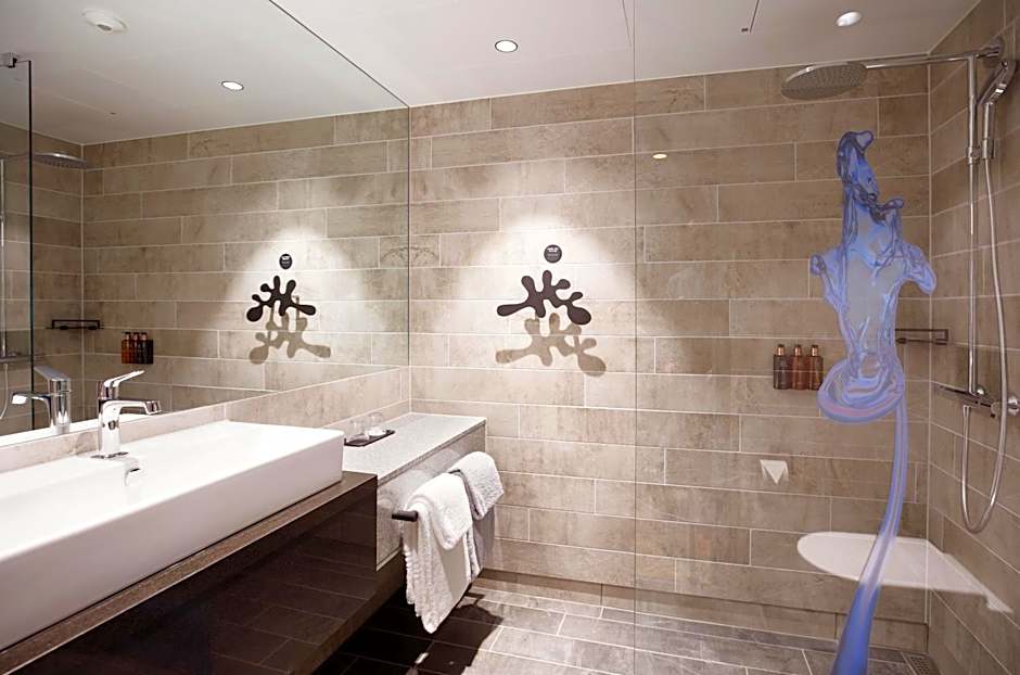 Clarion Hotel The Hub