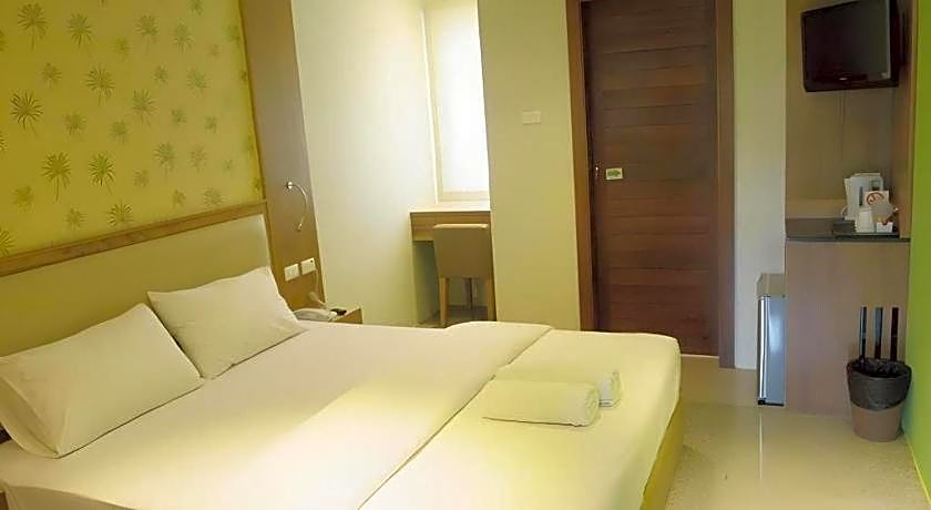 Phuket Ecozy Hotel