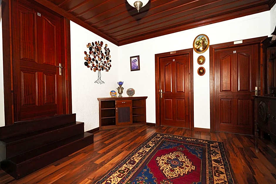 Cicerone Lodge Hotel