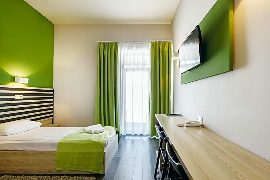 Zdjęcie 1 z 6 — 2 Beds, Balcony