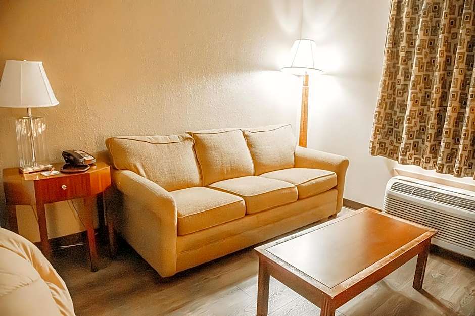 Country Garden & Suites-Benton