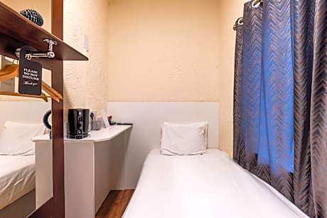 Single Room with Shared Bathroom