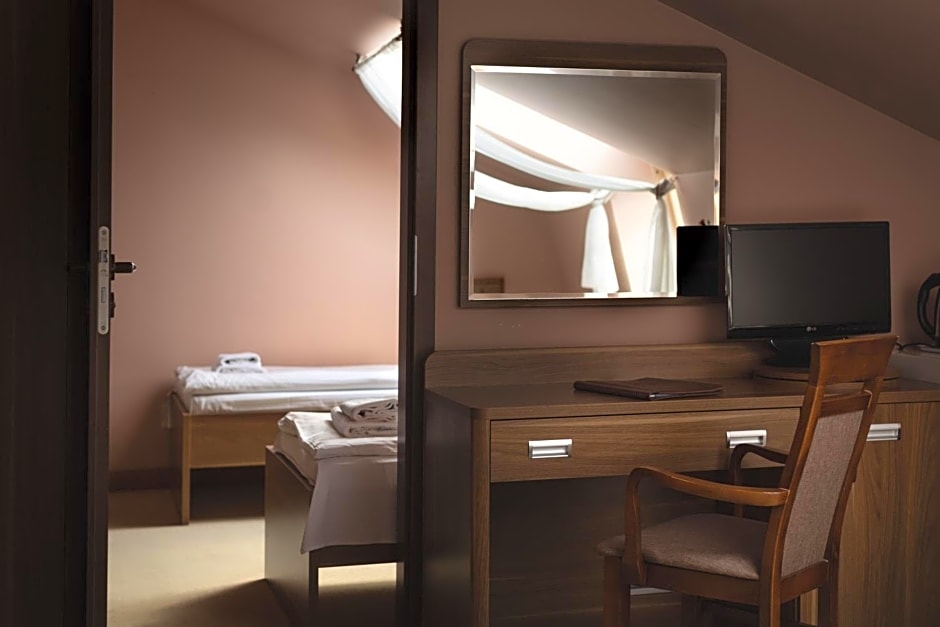 Paria Hotel