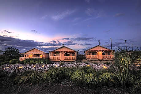 -Pet Friendly- Miners Cabin #5 -Two Double Beds - Private Balcony