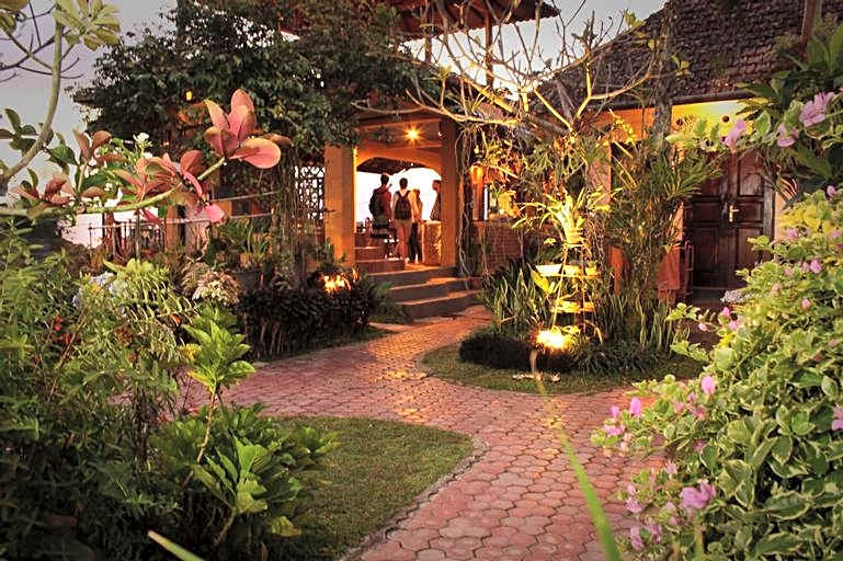 Guru Ratna Homestay