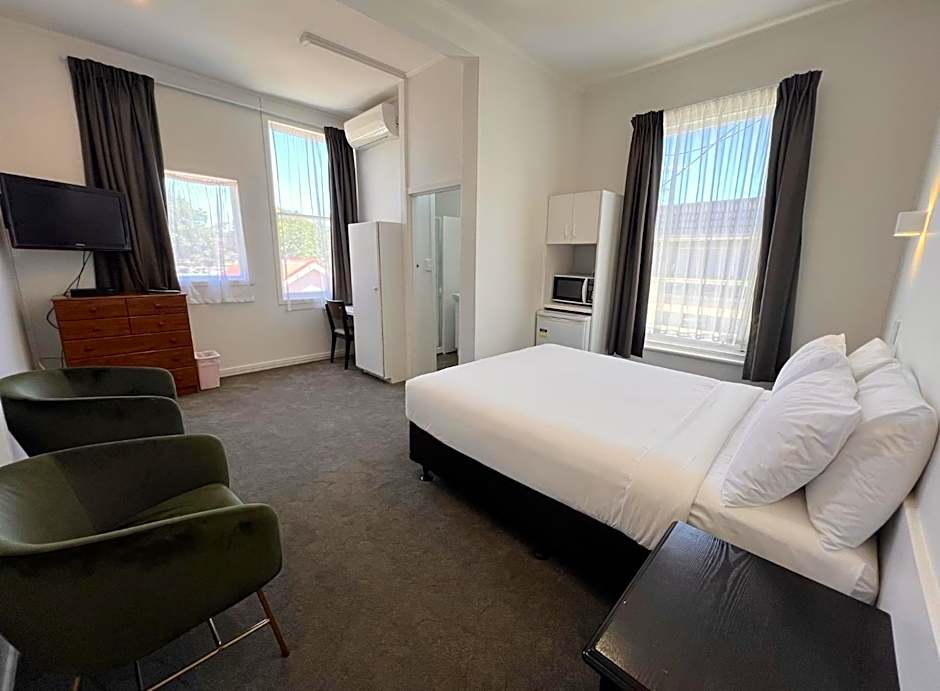 Alpers Lodge & Conference Centre