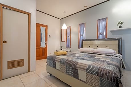 Lembur Kiwari Setra Duta Mitra RedDoorz