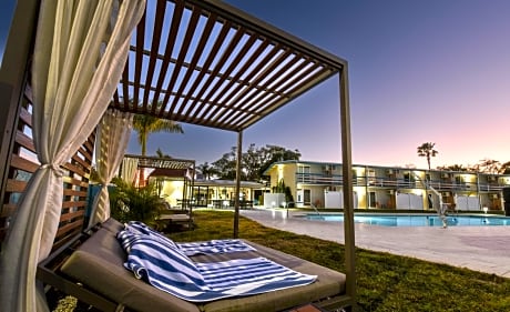 Golden Host Resort - Sarasota