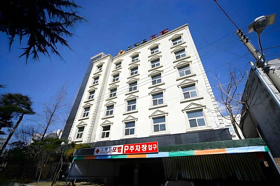 New Grand Hotel