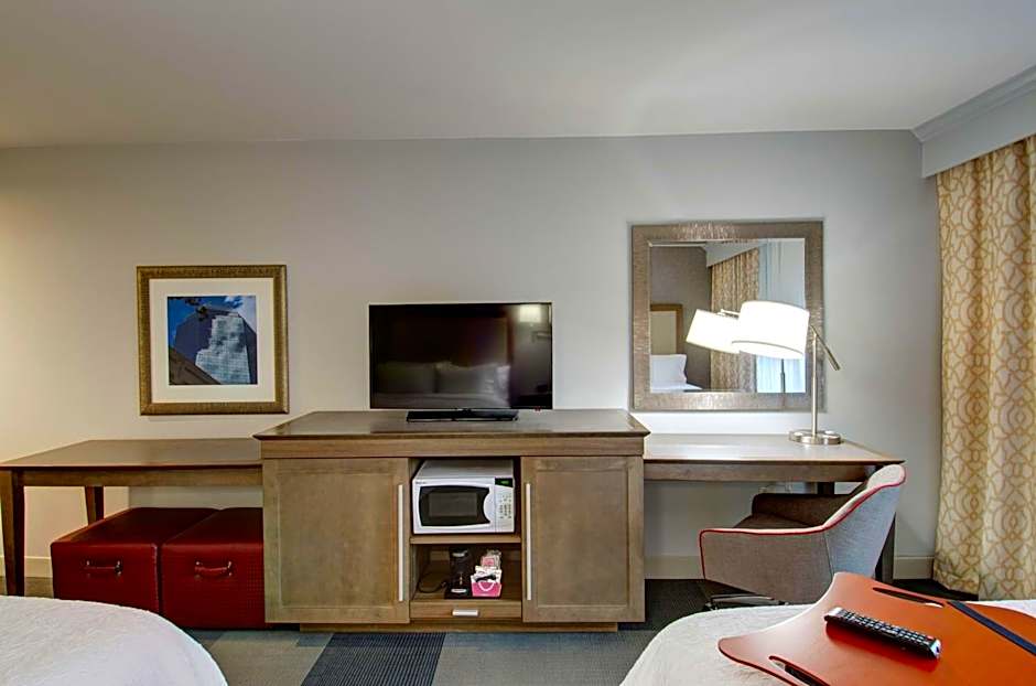 Hampton Inn By Hilton & Suites Springfield/Downtown