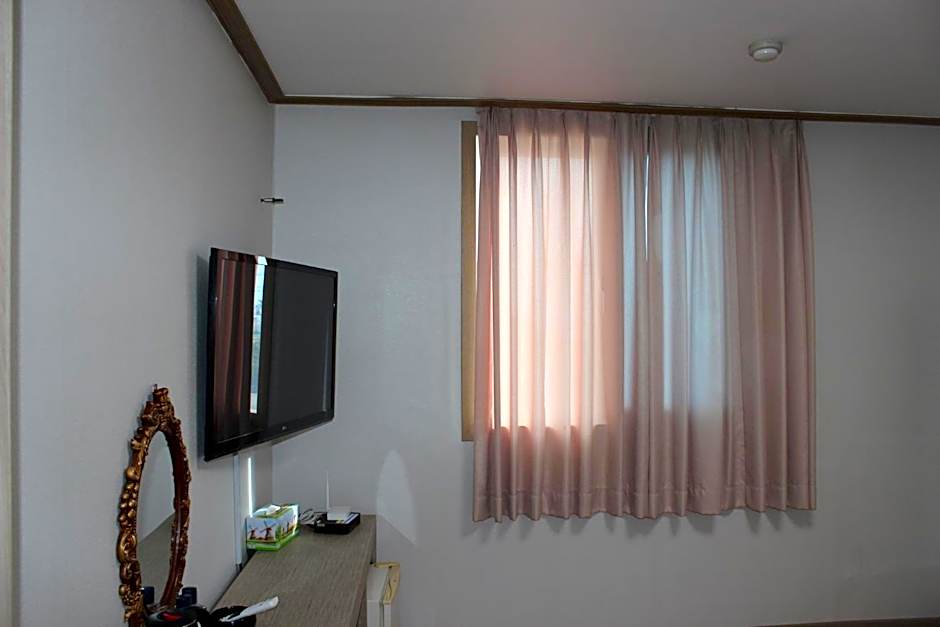 Gipoong Hotel