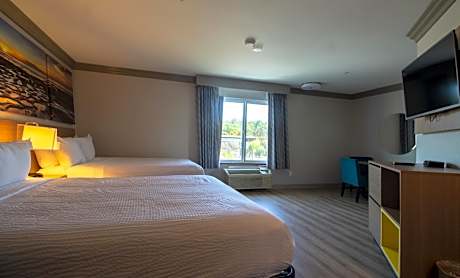 Suite with a King Bed and a Queen Bed - Non-Smoking