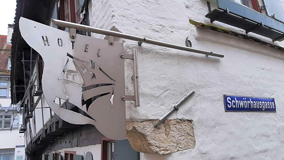 Schiefes Haus