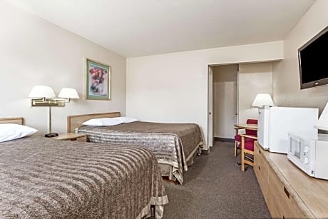 Double Room with Two Double Beds - Non-Smoking