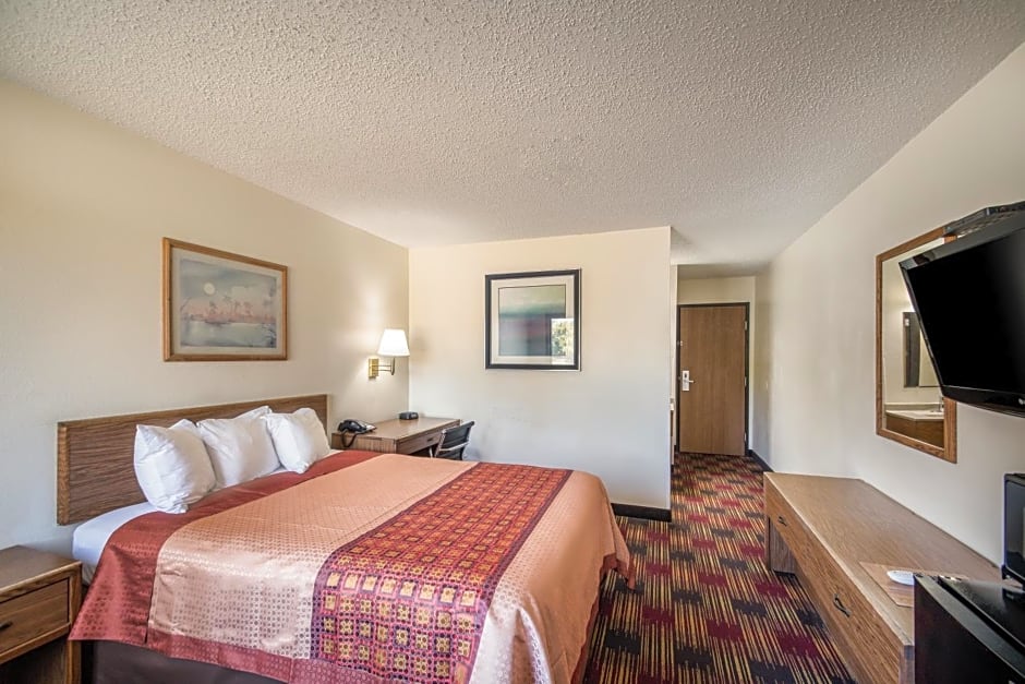 Americas Best Value Inn & Suites Harrisonville