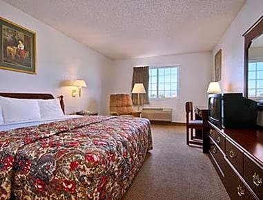 Super 8 by Wyndham Neosho