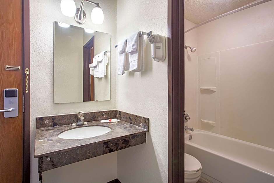 Days Inn by Wyndham Fond du Lac