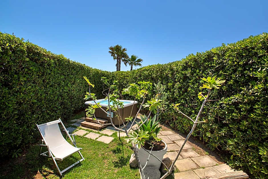 Residence Punta Cassano - In piscina sulla spiaggia di sabbia