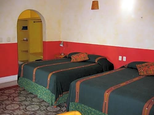 Hotel Medio Mundo