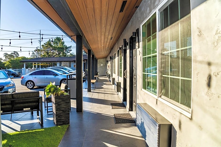 Monterey Surf Inn