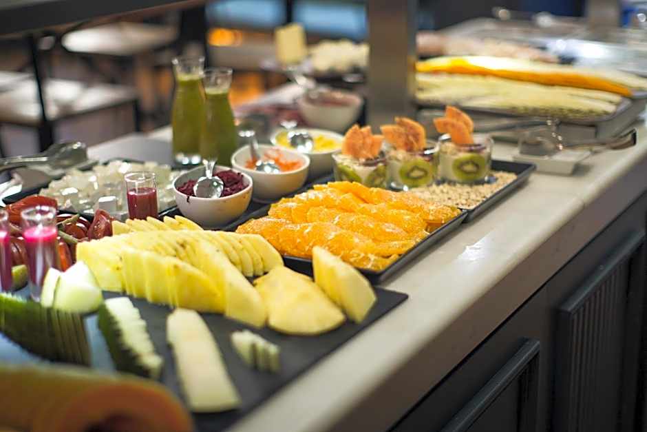 Petit Palace Tres Cruces