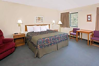 Days Inn by Wyndham Boonville