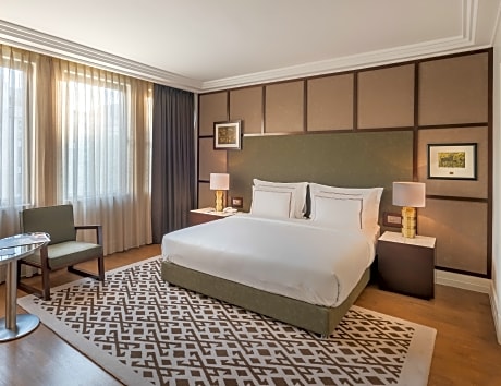 Grand Superior Room