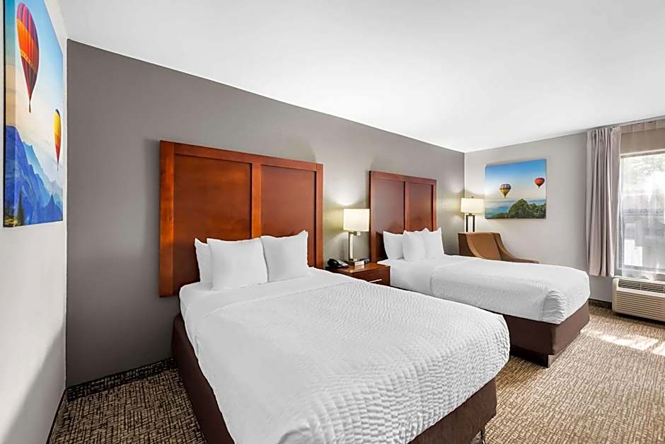 Clarion Pointe Apex - Holly Springs