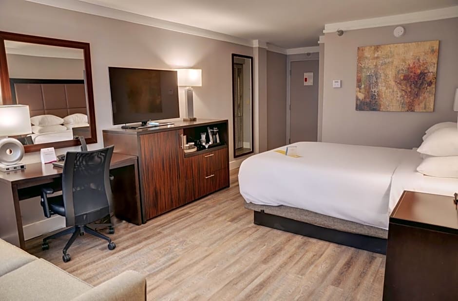 Crowne Plaza Knoxville Downtown University By IHG