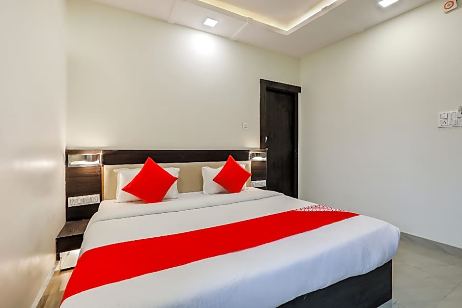 Hotel Cherry by OYO Rooms – Bhopal, IN