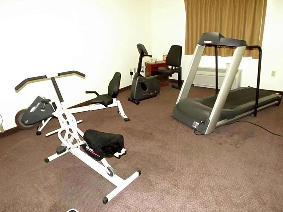 Super 8 by Wyndham Iola KS