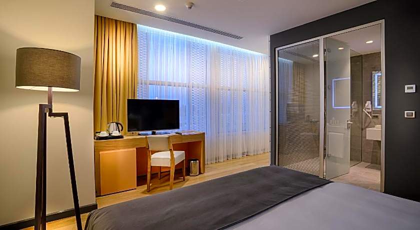 Tav Airport Hotel Izmir