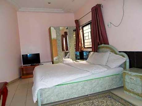 Garden City Marriott Hotel