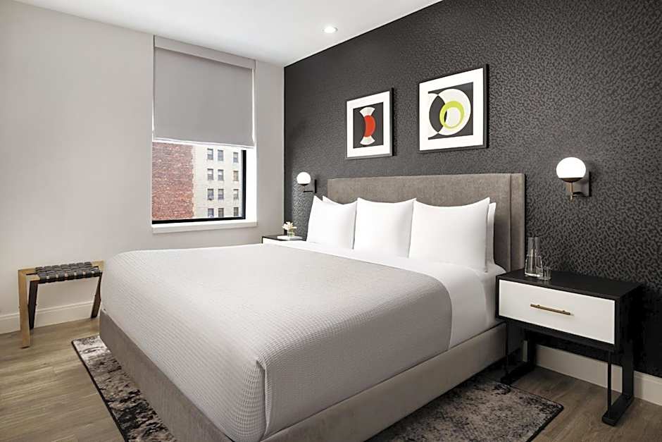 Photo 1 of 4 of Superior 1 King Bed