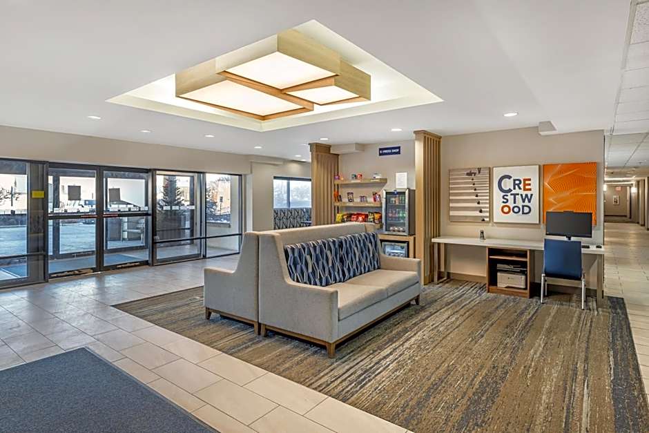 Holiday Inn Express Crestwood By IHG