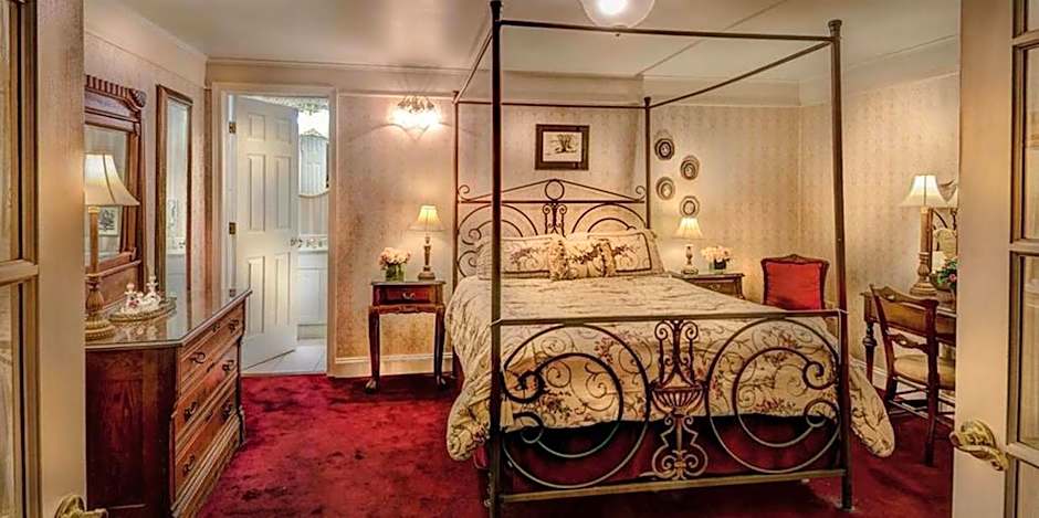 Red Coach Inn