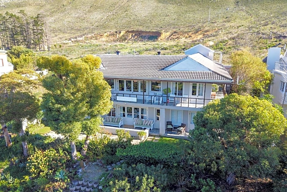 Hermanus Lodge on the Green - Solar Power