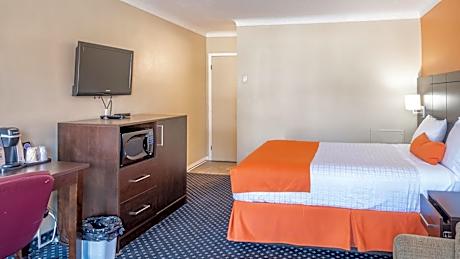 Queen Room - Smoking