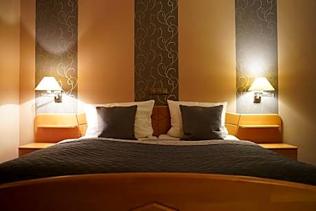 Large Double or Twin Room