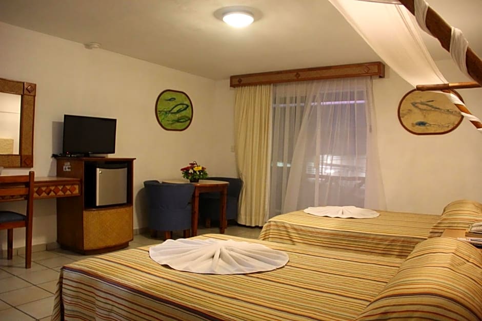 Hotel Palapa Palace Inn