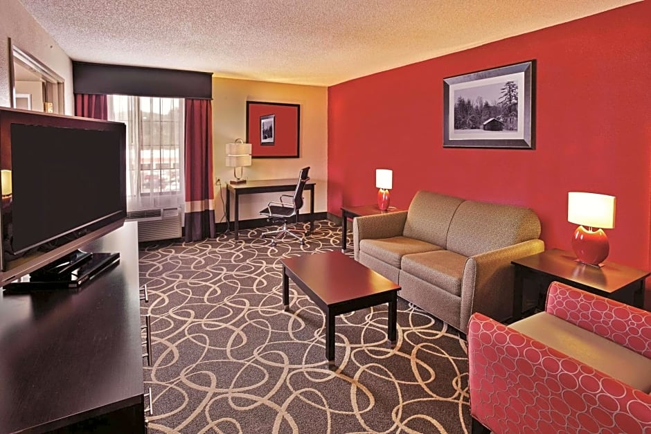 La Quinta Inn & Suites/New River Gorge National Park
