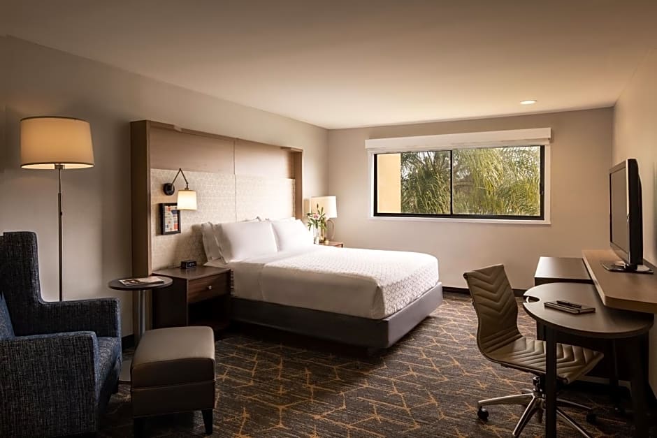 Holiday Inn Santa Ana-Orange County Airport By IHG