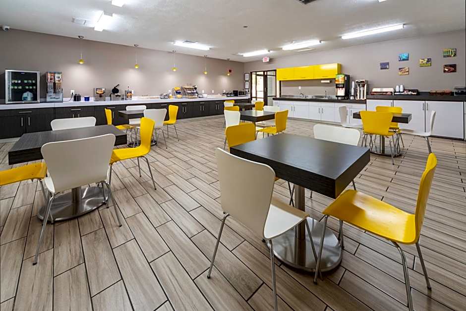 BridgePointe Inn & Suites by BPhotels, Council Bluffs, Omaha Area