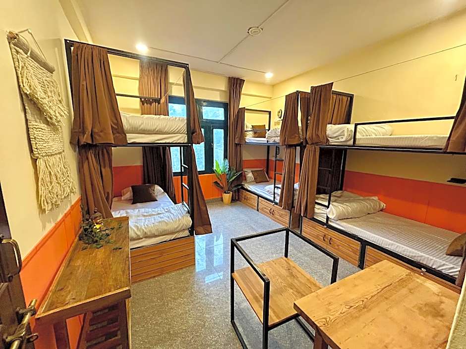 Foto 1 de 11 de Dormitory Room - Mixed