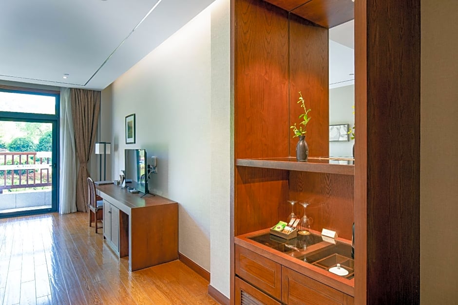 Kuaiji Mountain Yangming Hotel