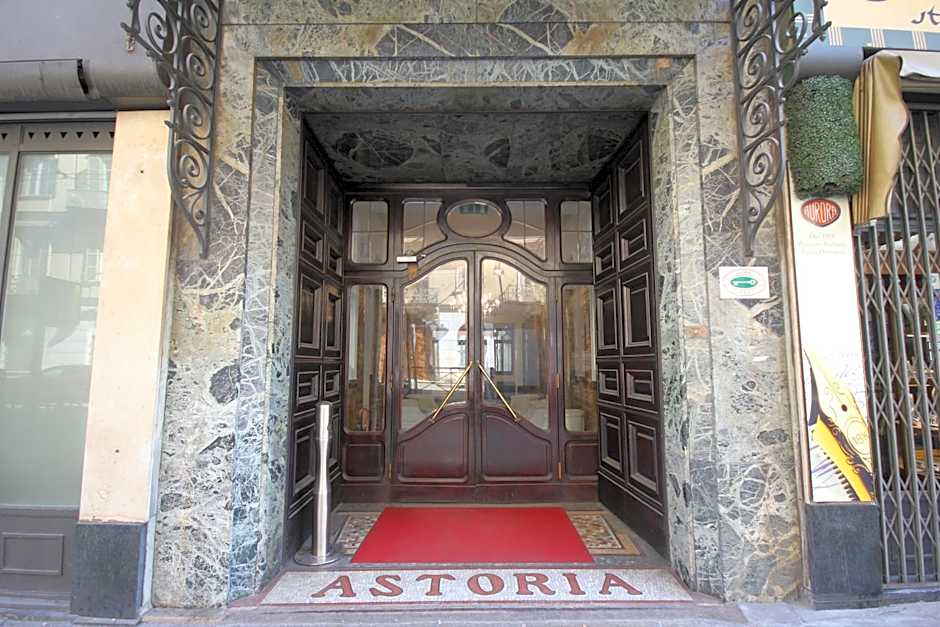 Green Class Hotel Astoria