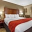 Comfort Inn & Suites Hamilton Place