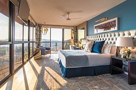 Junior Suite with Mountain View