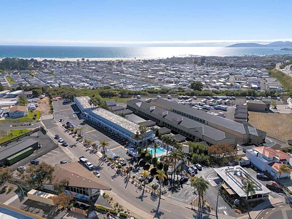 The Grove at Pismo Beach